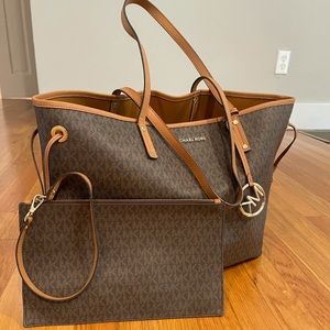 Michael Kors Jet Set Tote